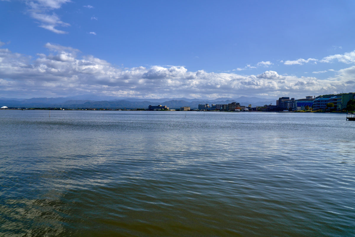 A view of Lake Shibayama and Mt. Hakusan